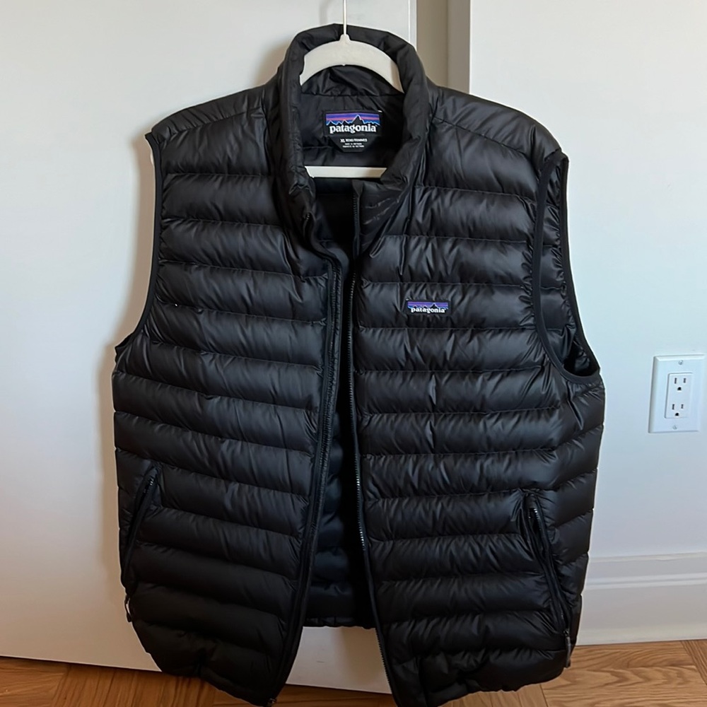 Mens Patagonia down vest XL . Incredible condition, hardly worn